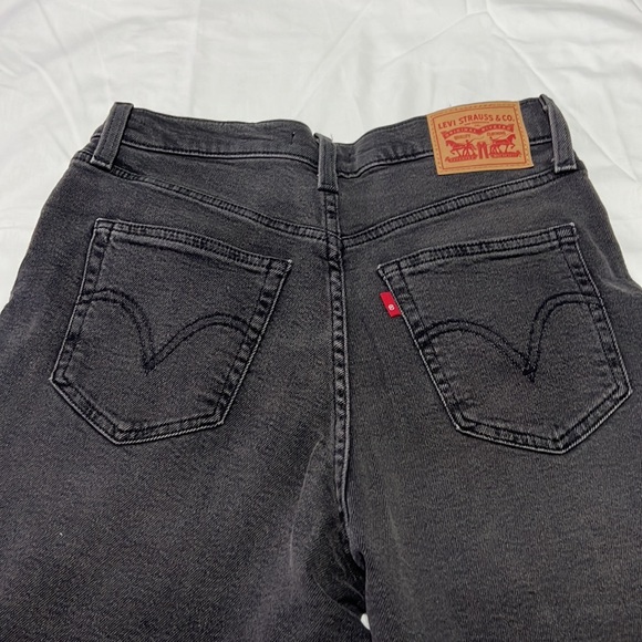 Levis mom jeans - Picture 5 of 6